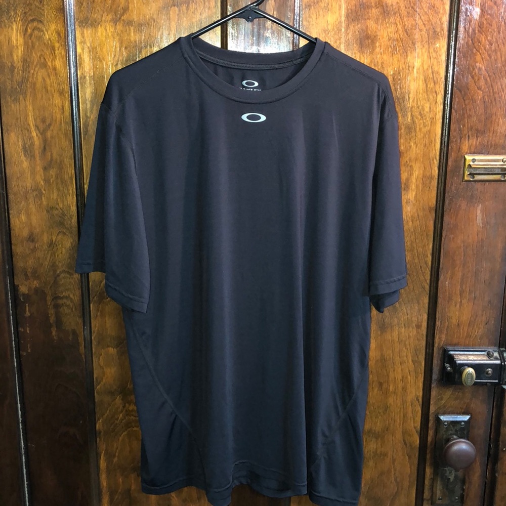 Oakley black workout shirt